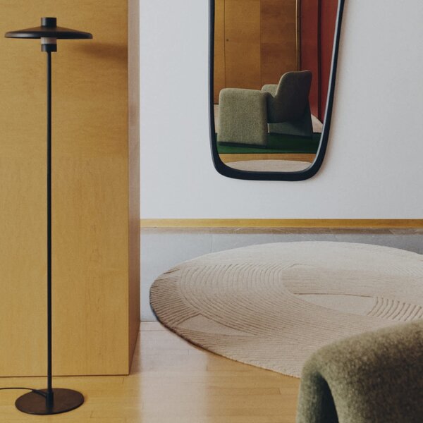 Kave Home Černá kovová stojací lampa Nuvira 130 cm