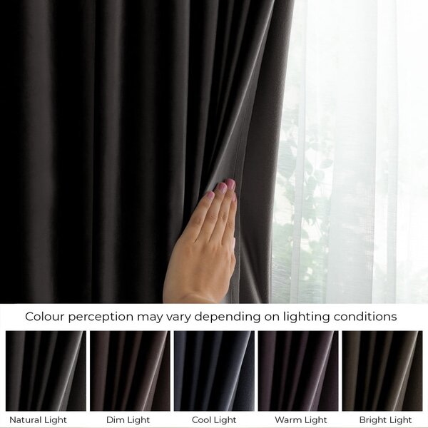 Černý sametový dimout závěs 140x245 cm Eyelets – Restilo
