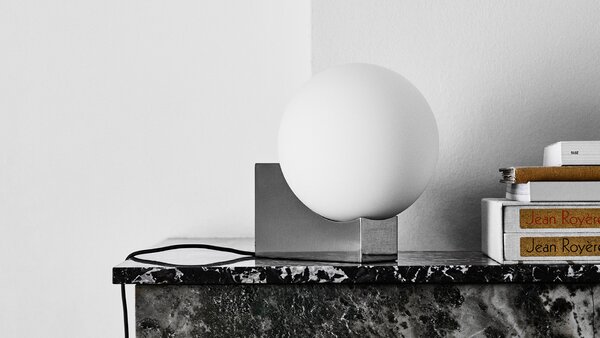 &Tradition designové stolní lampy Journey SHY1