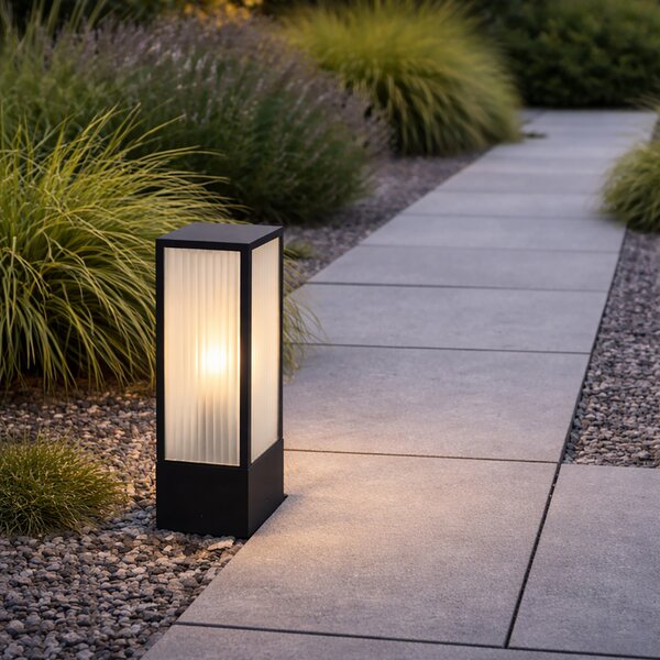 Stojací venkovní lampa černá s žebrovaným sklem 40 cm IP44 - Charlois