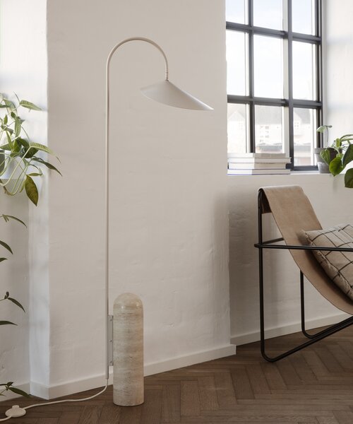 Ferm Living designové stojací lampy Arum Floor Lamp