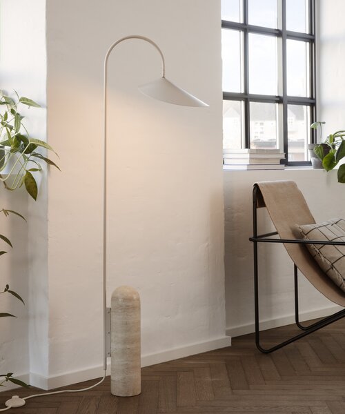 Ferm Living designové stojací lampy Arum Floor Lamp
