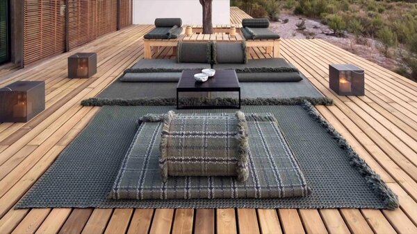Gan designové zahradní polštáře Garden Layers Small Roll Green