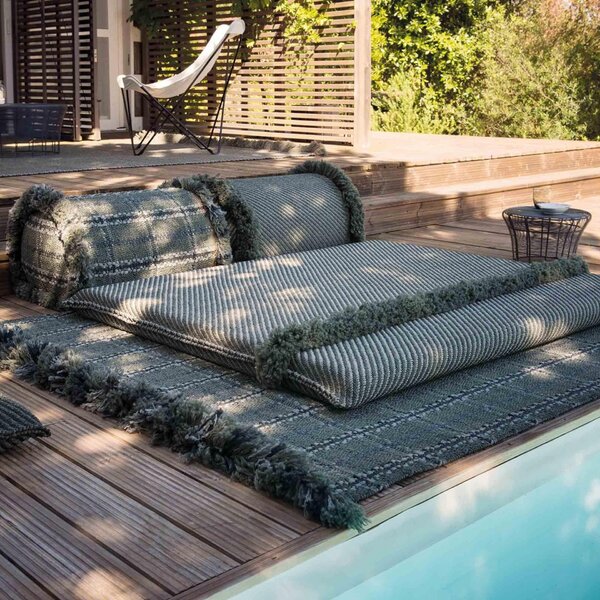 Gan designové zahradní polštáře Garden Layers Small Roll Green