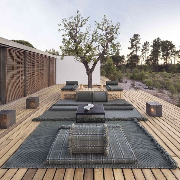 Gan designové zahradní polštáře Garden Layers Small Roll Green