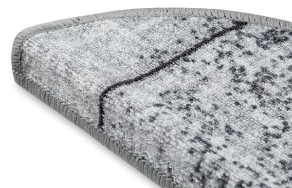 Kobercový ráj Kobercový nášlap ESSENZA 19 šedý Rozměr: 67 cm x 24 cm + 3 cm (zahnutí)