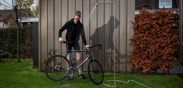 Weltevree designové stojací sprchy Serpentine