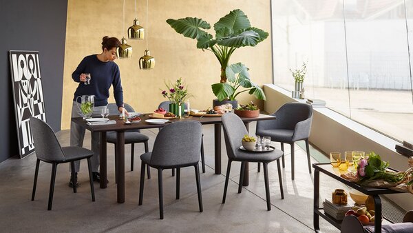 Vitra designová židle Softshell Chair (látka světle modrá)