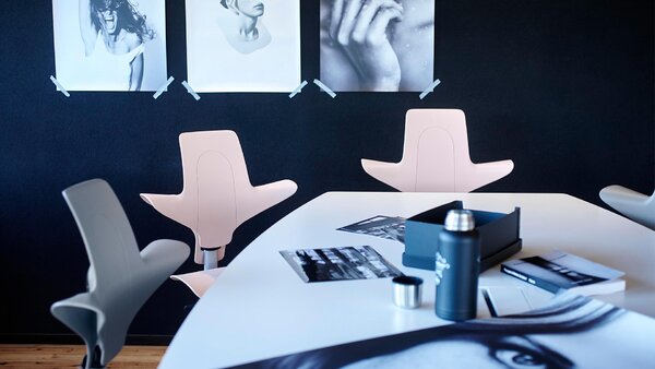 HAG designové kancelářské židle Capisco Plus 8010