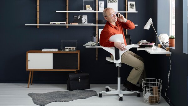 HAG designové kancelářské židle Capisco Plus 8010