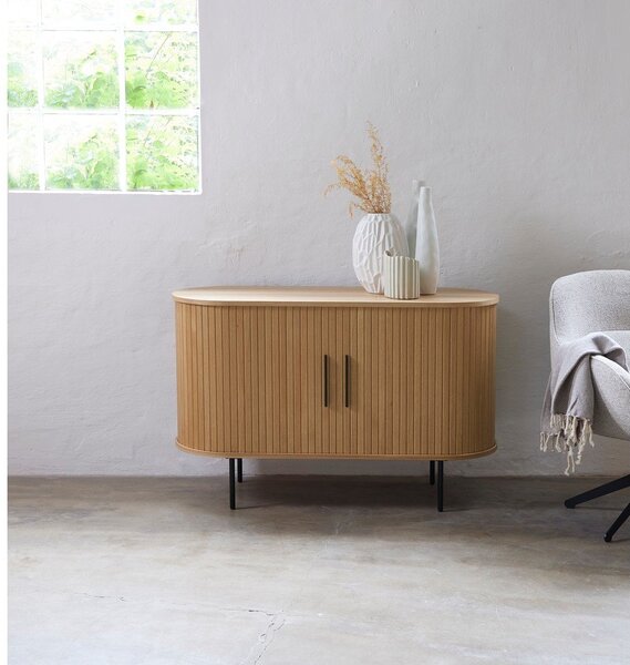 Komoda v dekoru dubu s posuvnými dveřmi v přírodní barvě 120x76x45 cm Nola – Unique Furniture