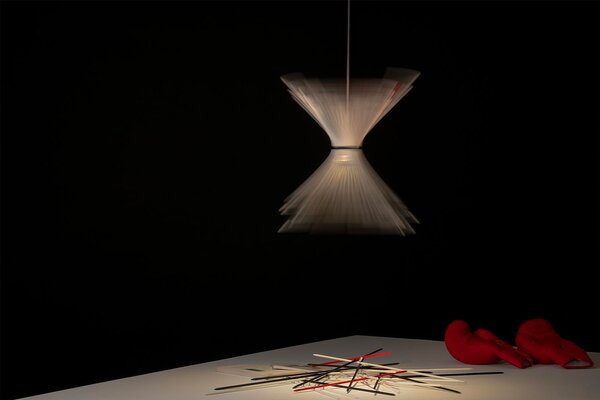 Ingo Maurer designová závěsná svítidla Pic-A-Stic