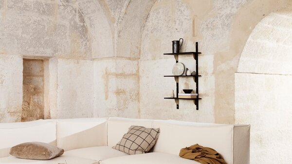 Ferm Living designové nástěnné police Sector Shelf Triple Narrow