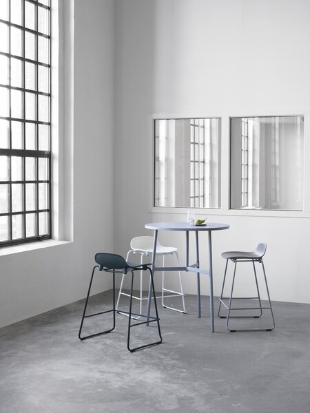 Normann Copenhagen designové barové židle Form Barstool Steel (65 cm)