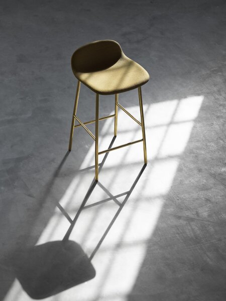 Normann Copenhagen designové barové židle Form Barstool Steel (65 cm)