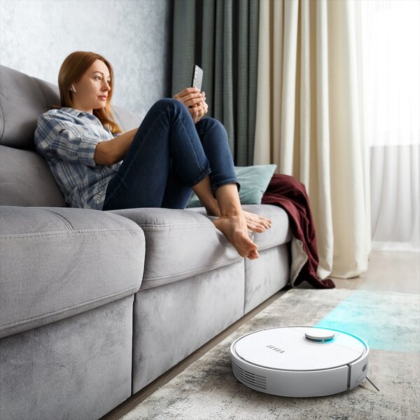 TESLA RoboStar iQ550 - laserový robotický vysavač