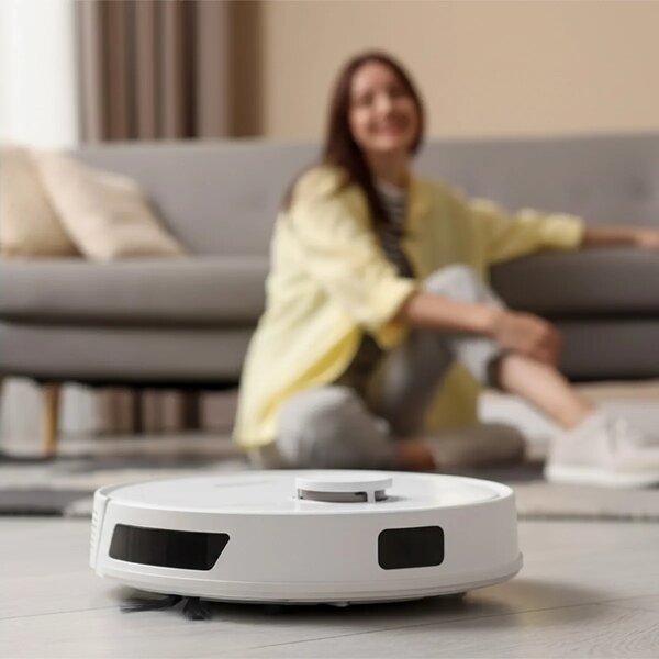 TESLA RoboStar iQ660 - laserový robotický vysavač