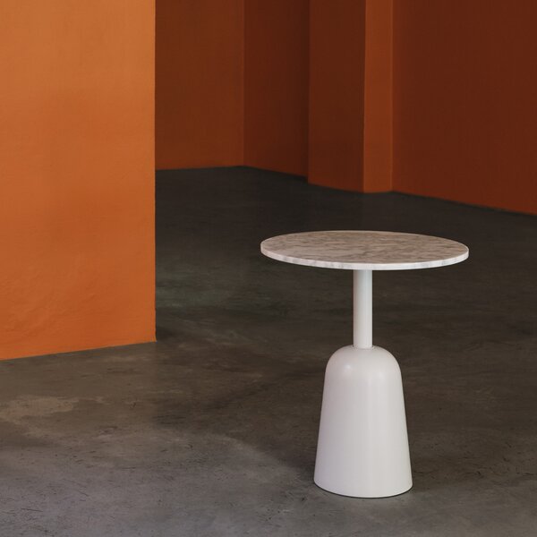 Normann Copenhagen designové odkládací stolky Turn Table