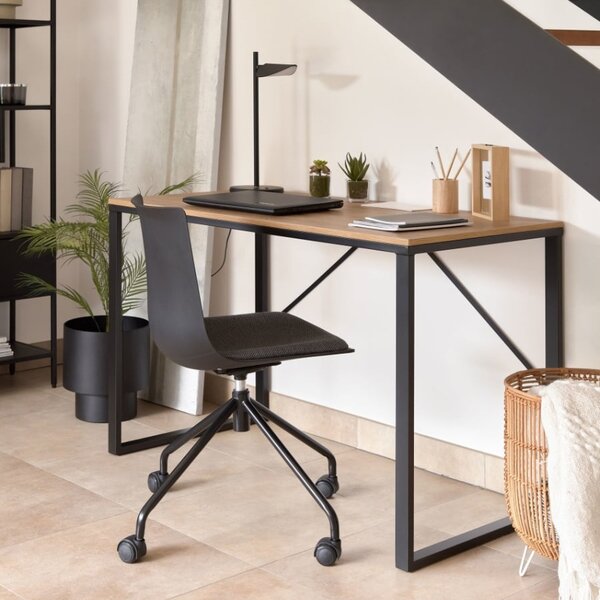 Přírodní pracovní stůl Kave Home Talbot 120 x 60 cm s černou podnoží