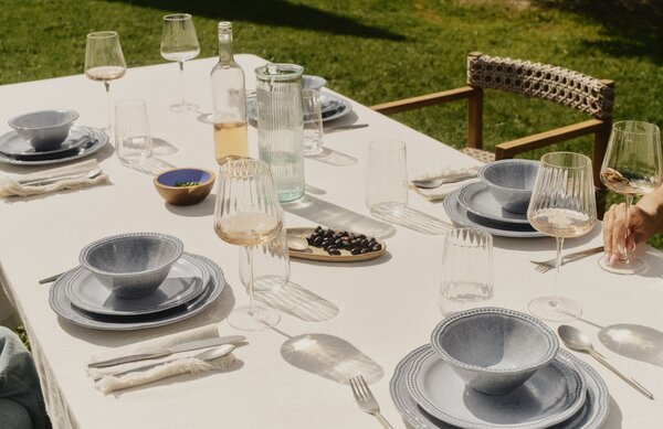 LÉTO -15% Modrý keramický talíř Kave Home Dovec 27 cm