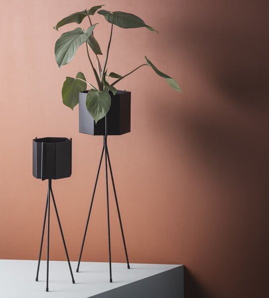 Ferm Living designové stojany na květináče Plant Stand Low