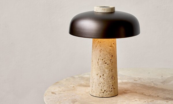 Audo Copenhagen designové stolní lampy Reverse Table Lamp
