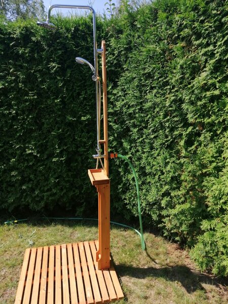 Dřevěná zahradní sprcha CDR s ruční sprchou