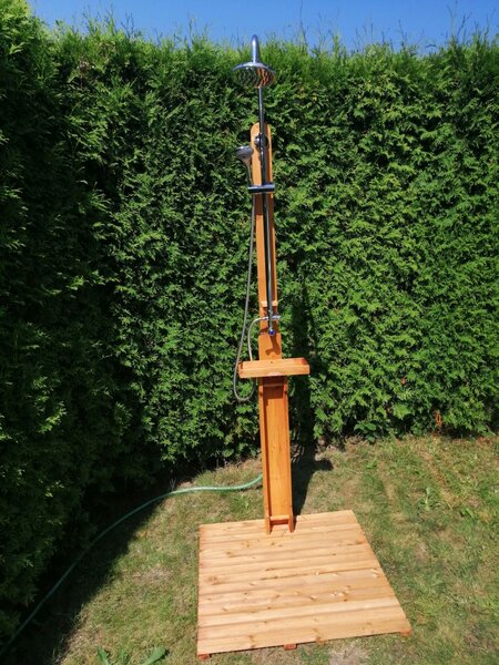 Dřevěná zahradní sprcha CDR s ruční sprchou