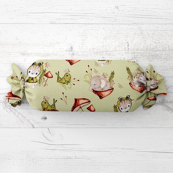 Biante Dětský polštář válec bonbon Sandra SA-474 Žabky a zvířátka mezi houbami na zeleném 15x40 cm