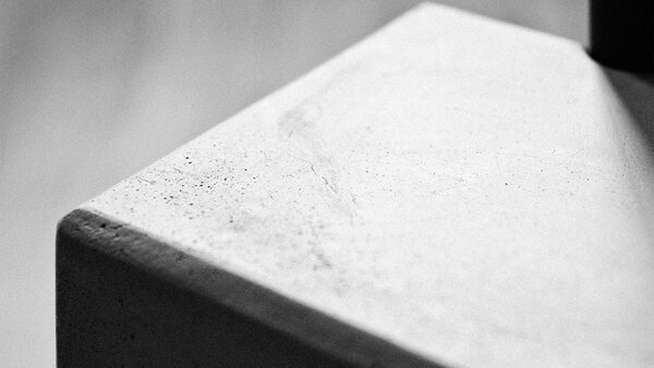 Lyon Beton odkládácí stolky Twist Side Table
