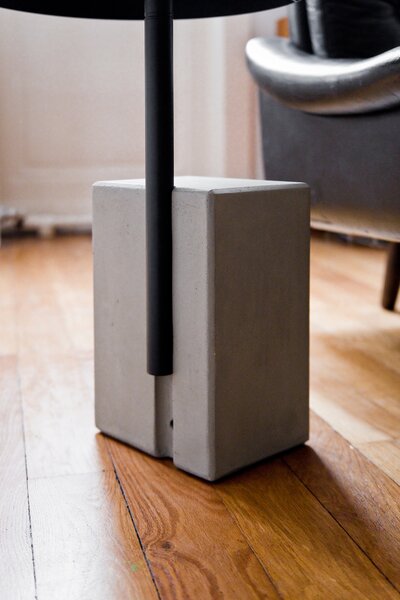 Lyon Beton odkládácí stolky Twist Side Table