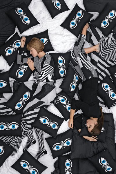 Vitra designové polštáře Graphic Print Pillows Eyes