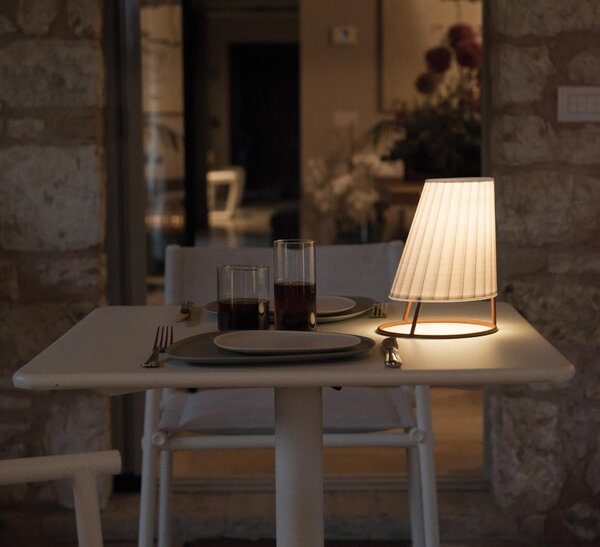 Emu designové stolní lampy Cone Small Lamp