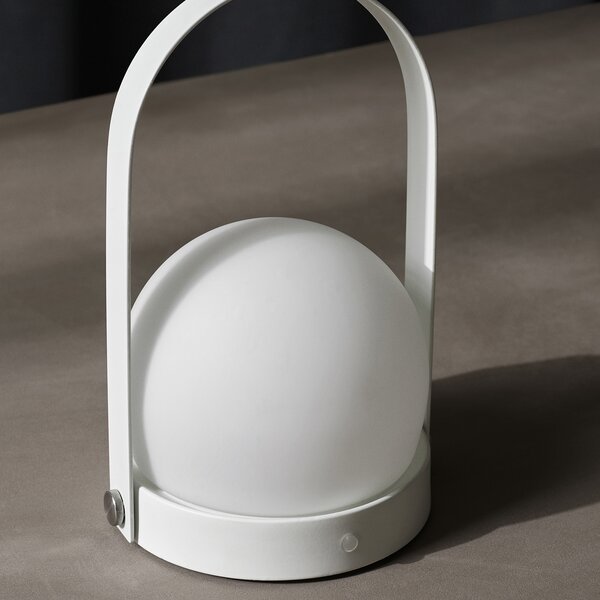 Audo Copenhagen designové stolní lampy Carrie Table Lamp Portable