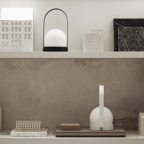 Audo Copenhagen designové stolní lampy Carrie Table Lamp Portable