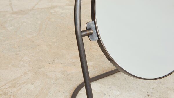 Audo Copenhagen designová zrcadla Nimbus Table Mirror