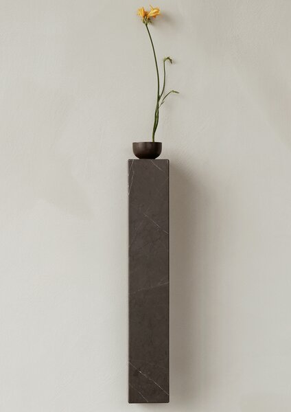 Audo Copenhagen designové police Plinth Shelf