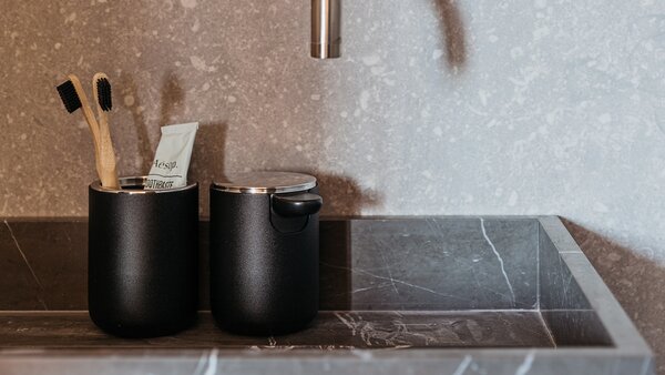 Audo Copenhagen designové držáky na zubní kartáčky Toothbrush Holder Wall