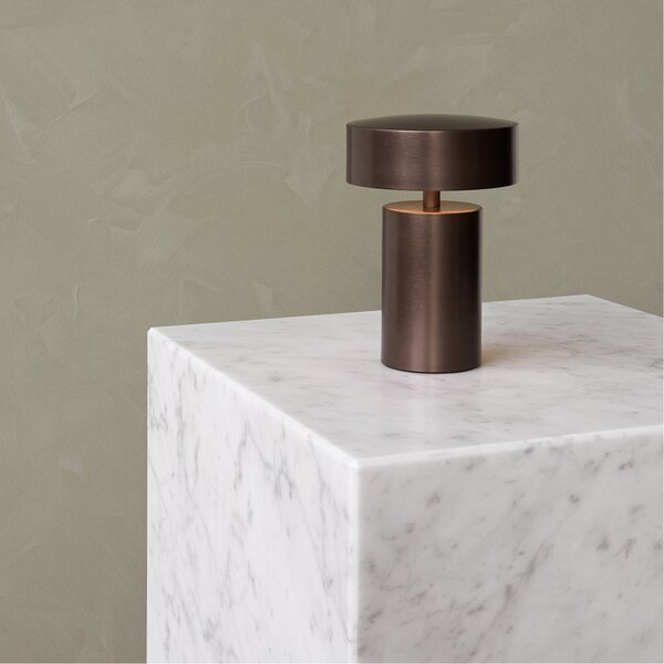 Audo Copenhagen designové stolní lampy Column Table Lamp