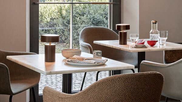 Audo Copenhagen designové stolní lampy Column Table Lamp
