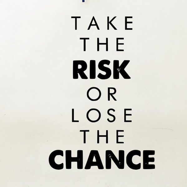 Živá Zeď Samolepka Take the risk or lose the chance Barva: černá