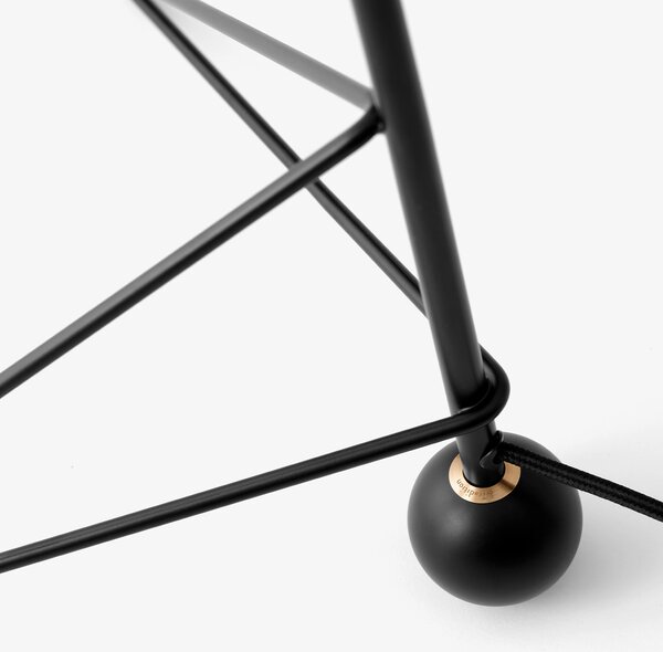 &Tradition designové stolní lampy Tripod HM9