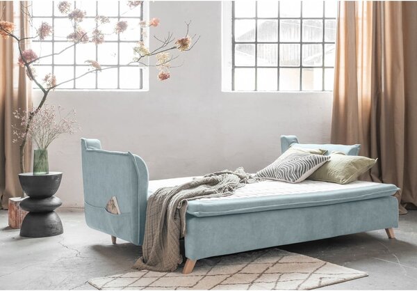 Světle modrá sametová rozkládací pohovka 225 cm Charming Charlie – Miuform