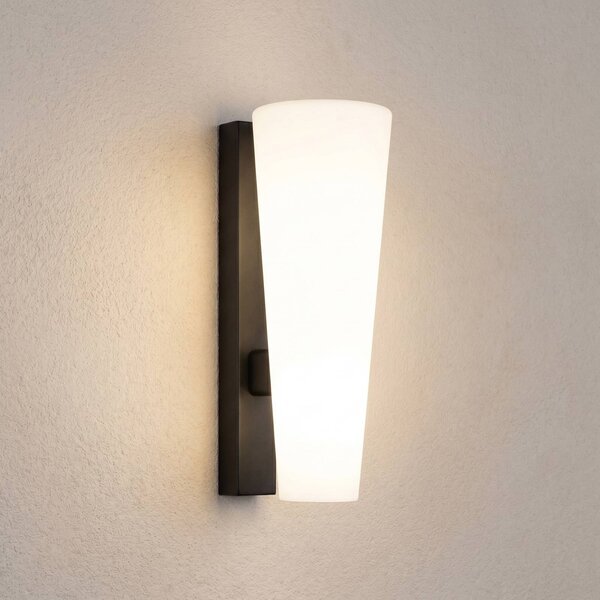 Lucande Venkovní nástěnné svítidlo Jovra, černé, výška 32 cm, Bílá / opál, Sklo, Moderní