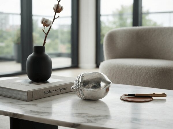 Dekorativní soška SILVER ACORN 10 cm, stříbrná