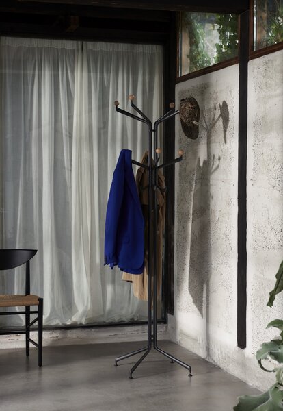 &Tradition designové stojanové věšáky Capture Coat Stand SC77