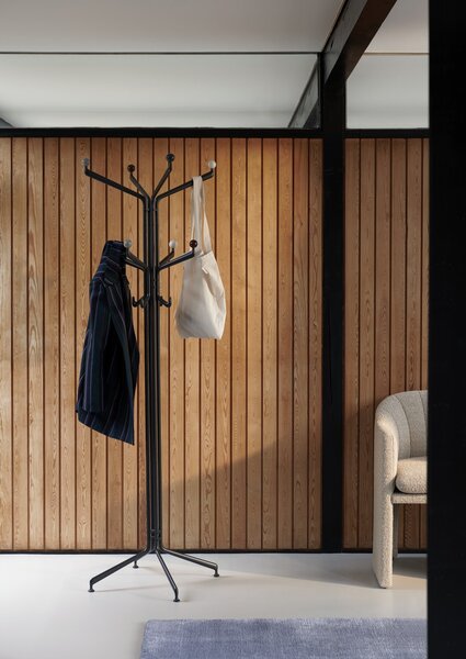 &Tradition designové stojanové věšáky Capture Coat Stand SC77