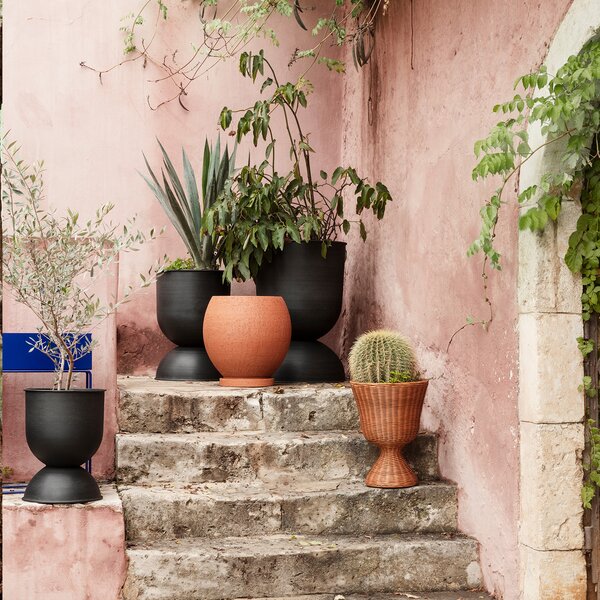 Ferm Living designové stojany na květináče Agnes Plant Stand Low