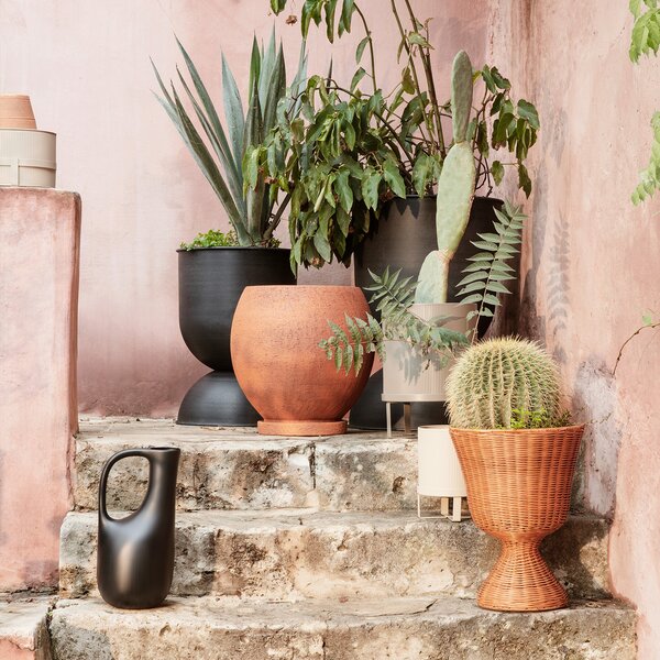 Ferm Living designové stojany na květináče Agnes Plant Stand Low