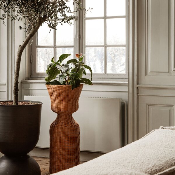 Ferm Living designové stojany na květináče Agnes Plant Stand Tall